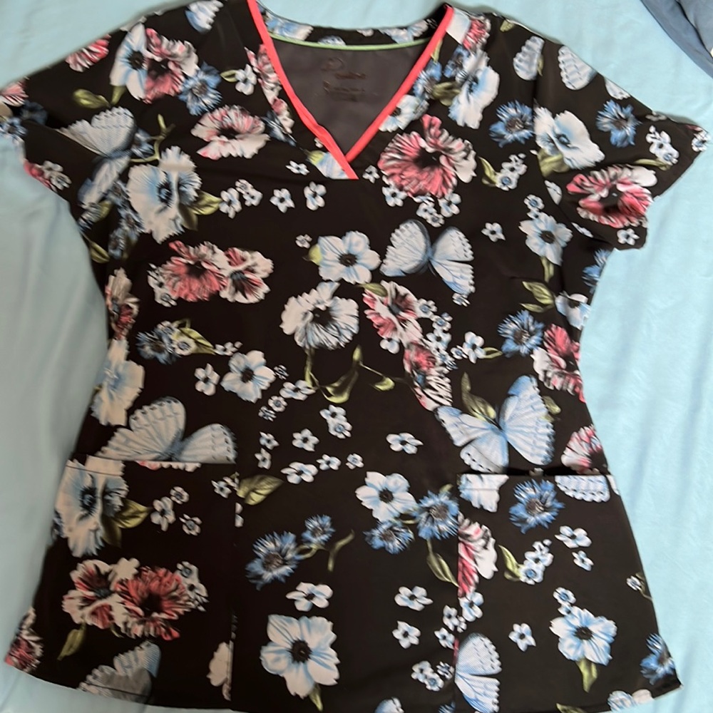 Scrub top